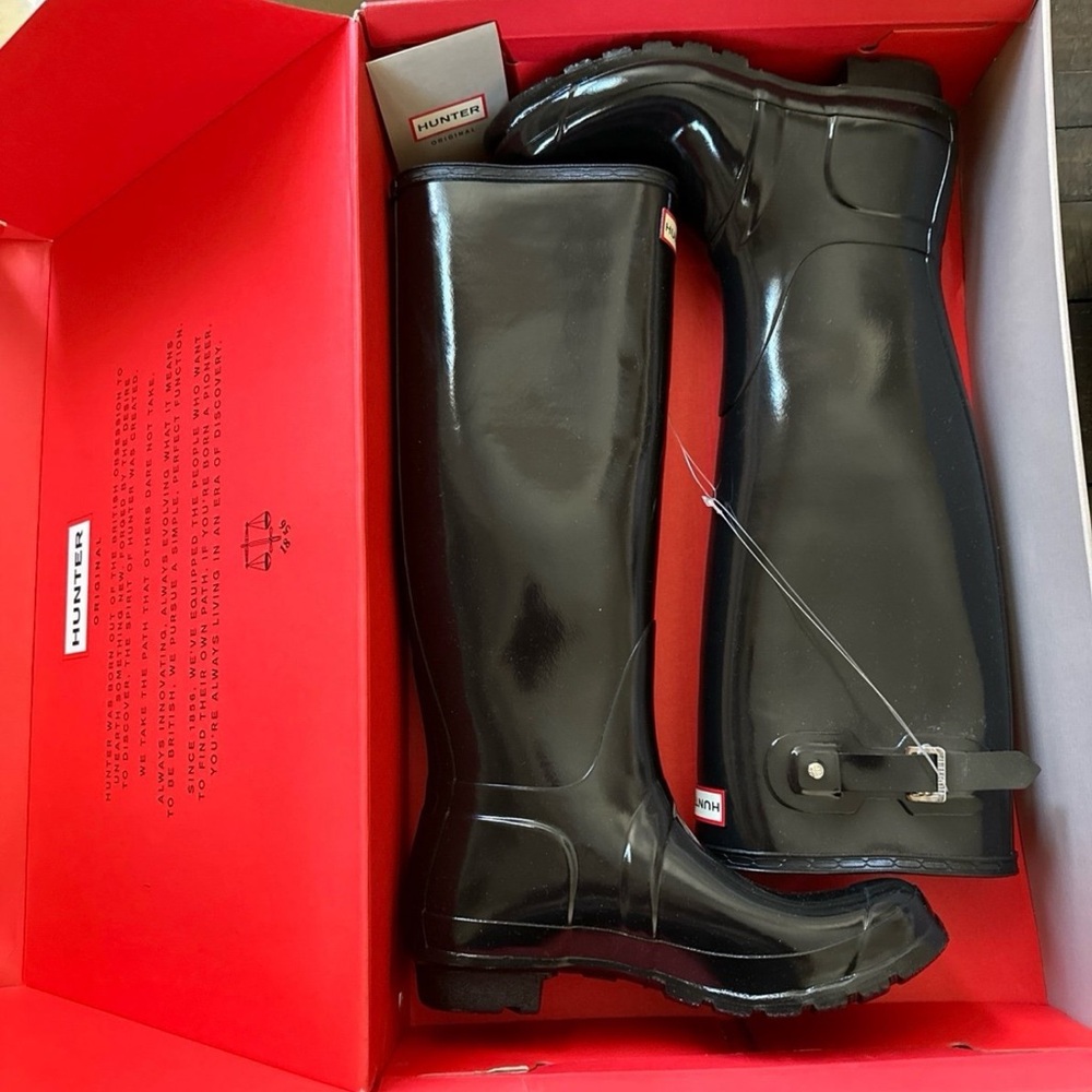 HUNTER Original Tall Gloss Rain Boots in Black